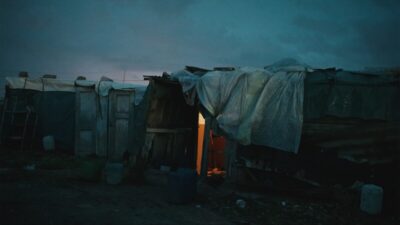 Pickers_14_Hut_settlement_for_harvest_workers_in_Italy._©_Marcus_Zahn_corrected-min